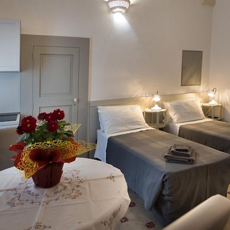 Le Finestre Su Porta Carrese - Luxury Rooms & Suites Matino Exterior photo