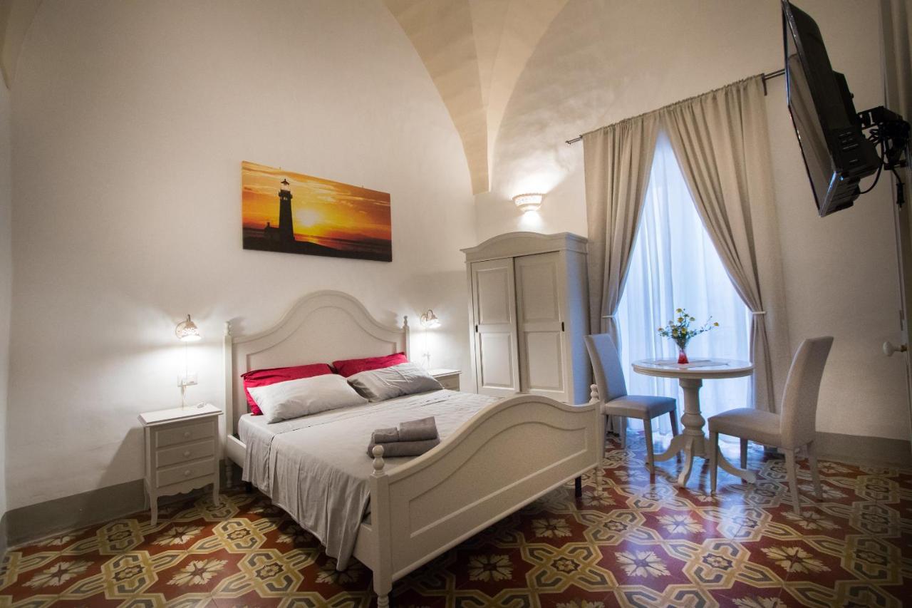 Le Finestre Su Porta Carrese - Luxury Rooms & Suites Matino Exterior photo