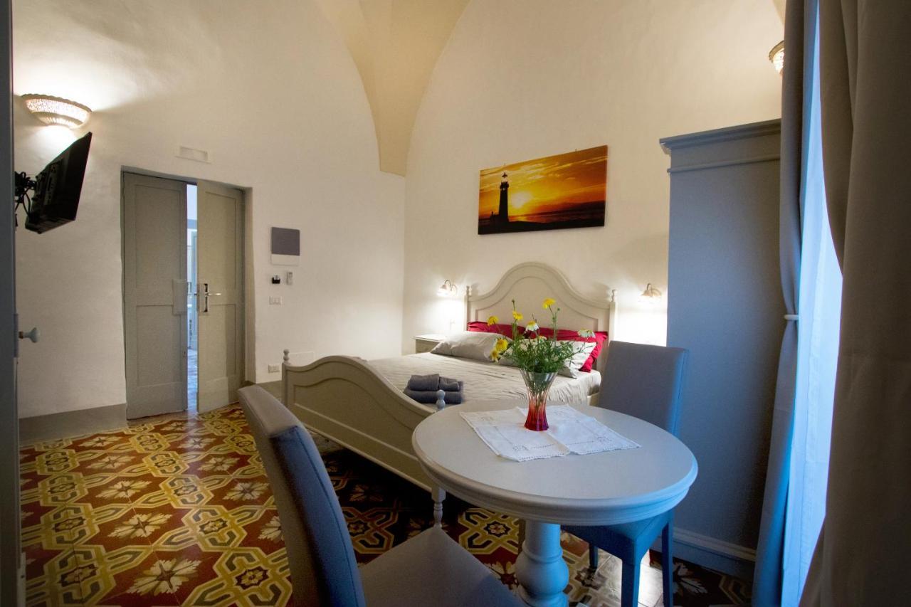 Le Finestre Su Porta Carrese - Luxury Rooms & Suites Matino Exterior photo