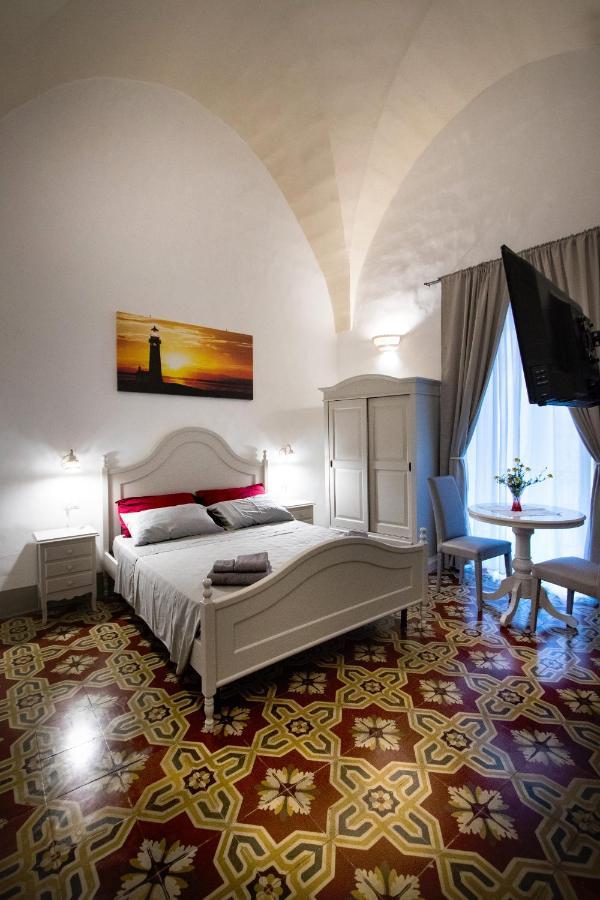 Le Finestre Su Porta Carrese - Luxury Rooms & Suites Matino Exterior photo