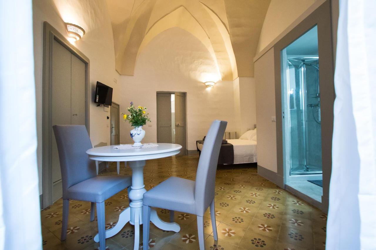 Le Finestre Su Porta Carrese - Luxury Rooms & Suites Matino Exterior photo