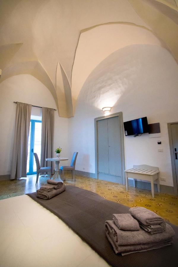 Le Finestre Su Porta Carrese - Luxury Rooms & Suites Matino Exterior photo