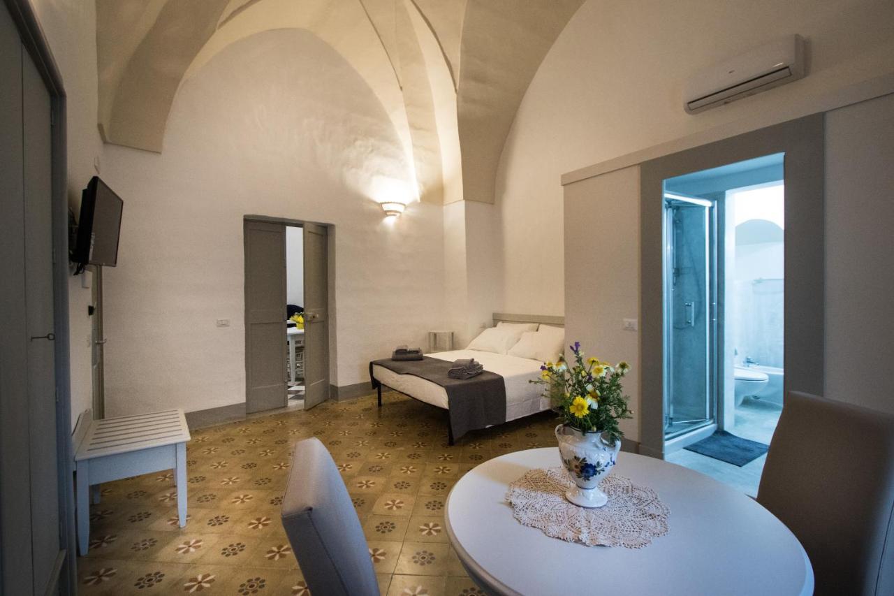 Le Finestre Su Porta Carrese - Luxury Rooms & Suites Matino Exterior photo