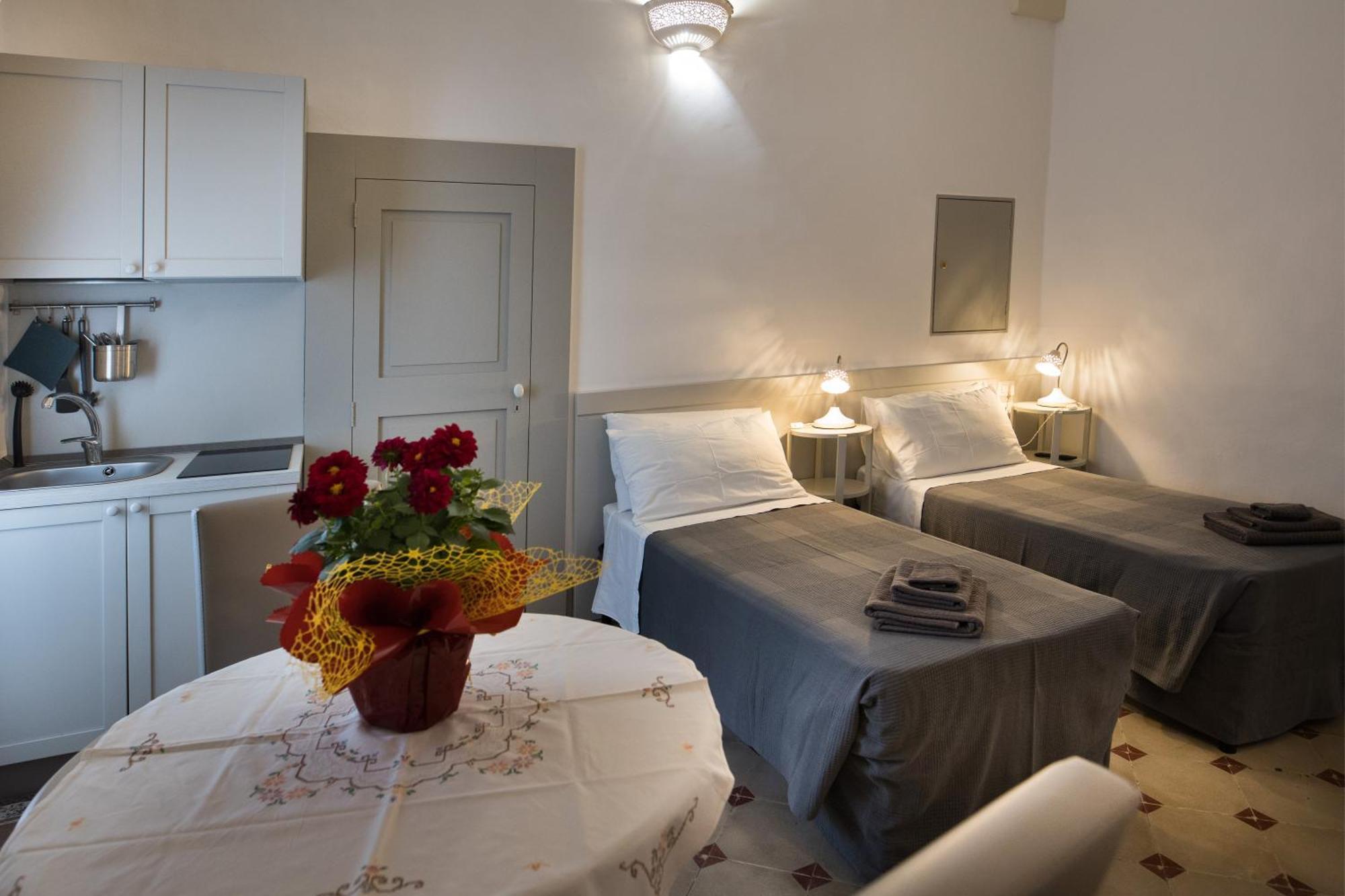 Le Finestre Su Porta Carrese - Luxury Rooms & Suites Matino Exterior photo