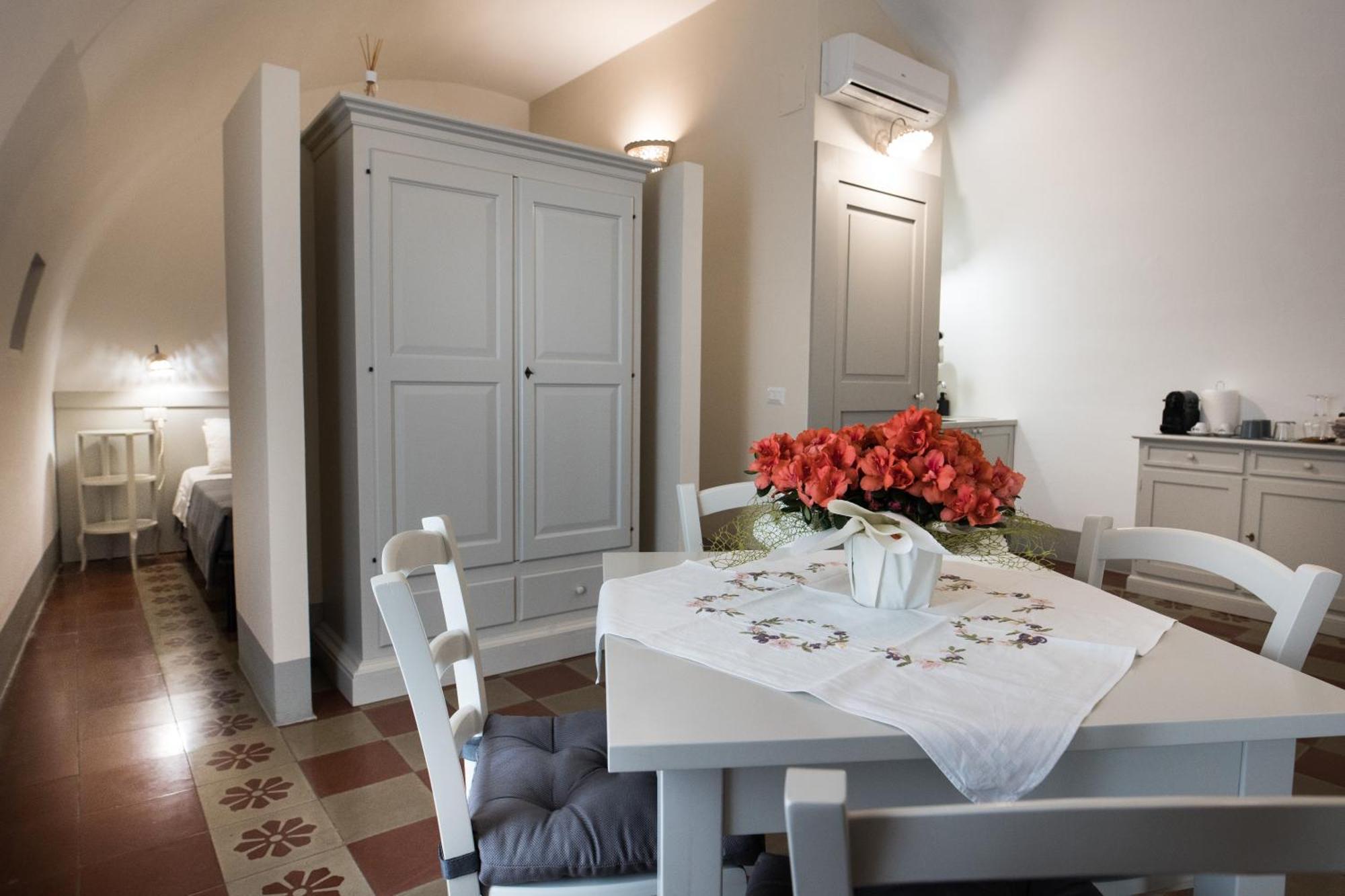 Le Finestre Su Porta Carrese - Luxury Rooms & Suites Matino Exterior photo