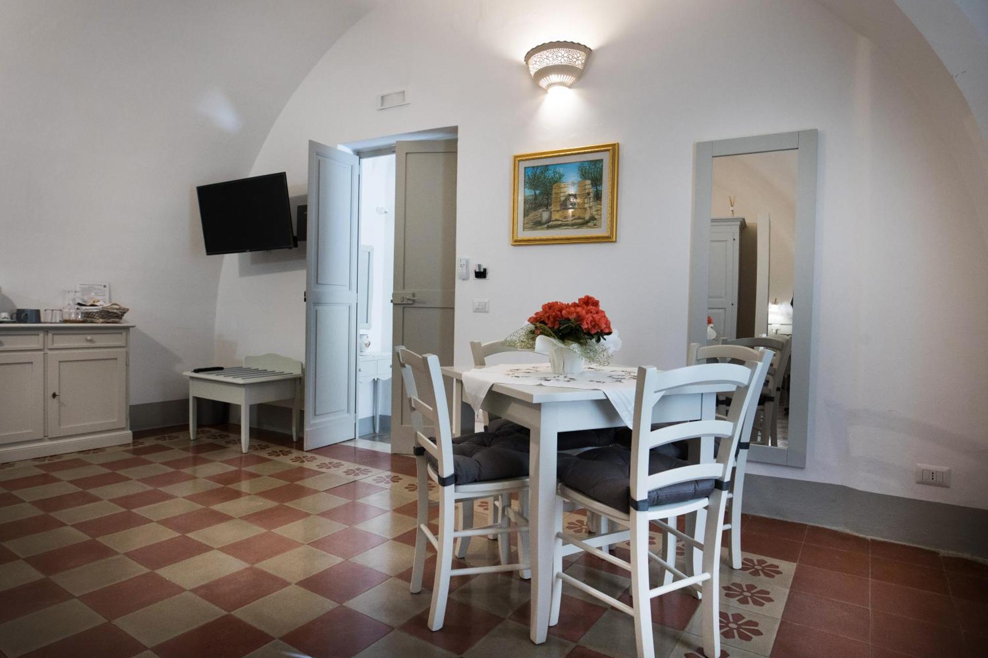 Le Finestre Su Porta Carrese - Luxury Rooms & Suites Matino Exterior photo