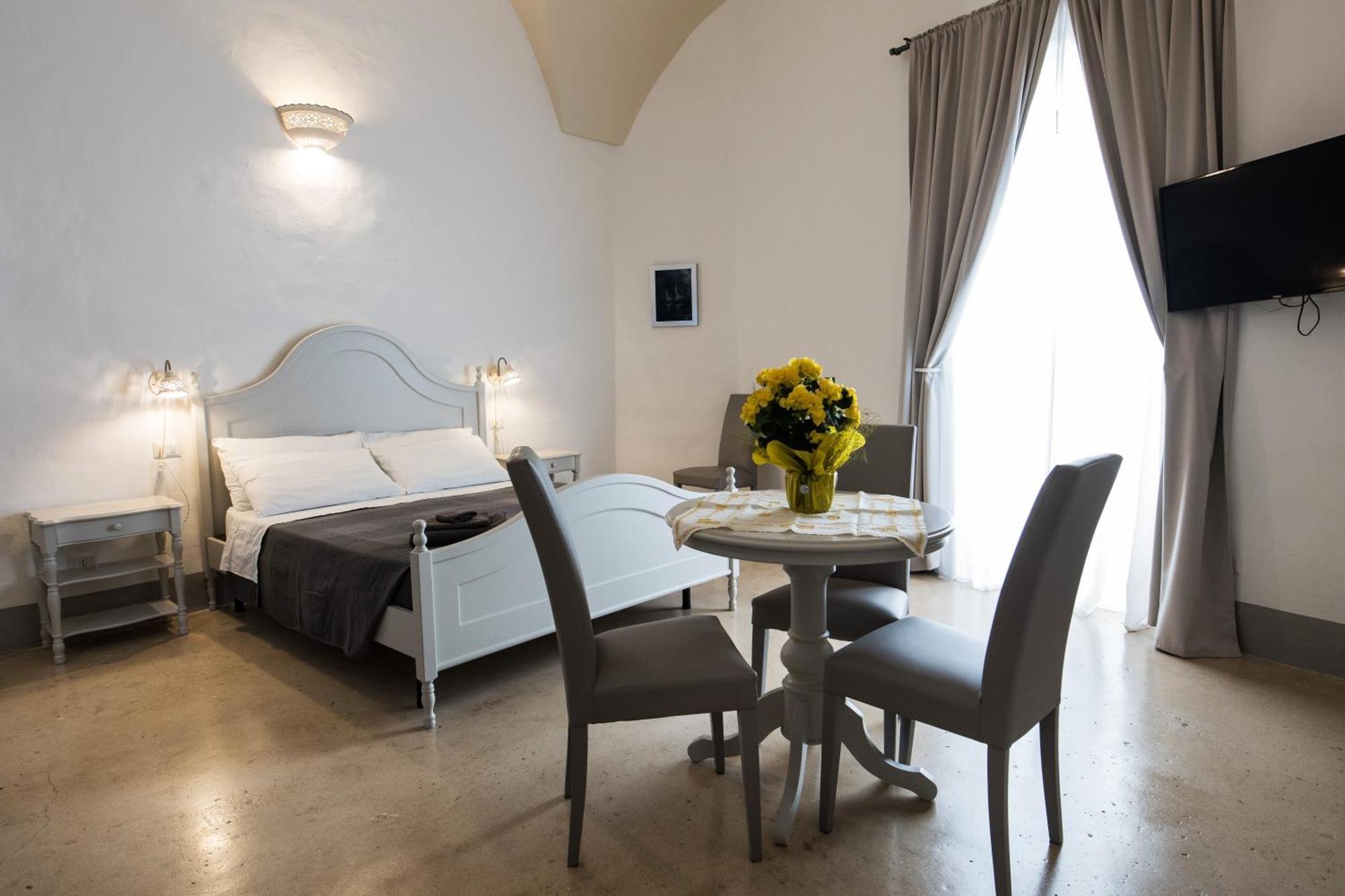 Le Finestre Su Porta Carrese - Luxury Rooms & Suites Matino Exterior photo